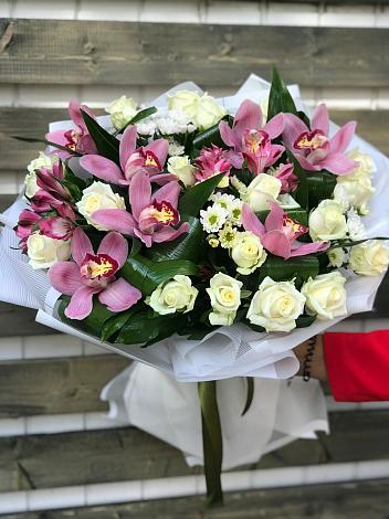 Букет цветов из: Розы и Хризантемы в Бирево