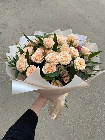 Букет Кремовые розы Латте в Бирево